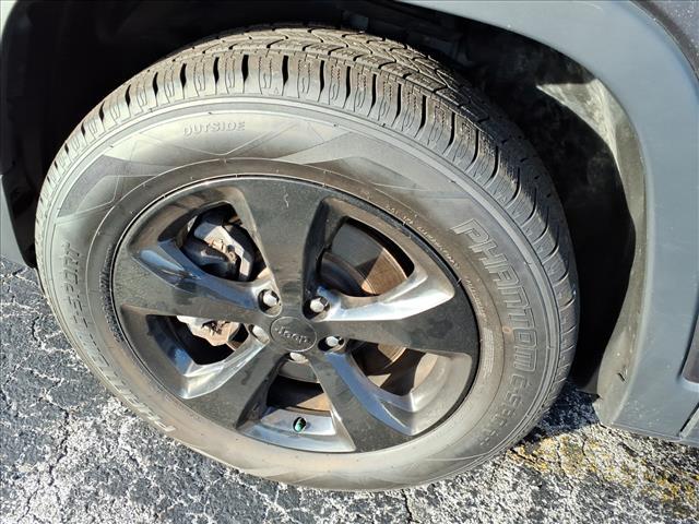 used 2020 Jeep Cherokee car, priced at $19,481