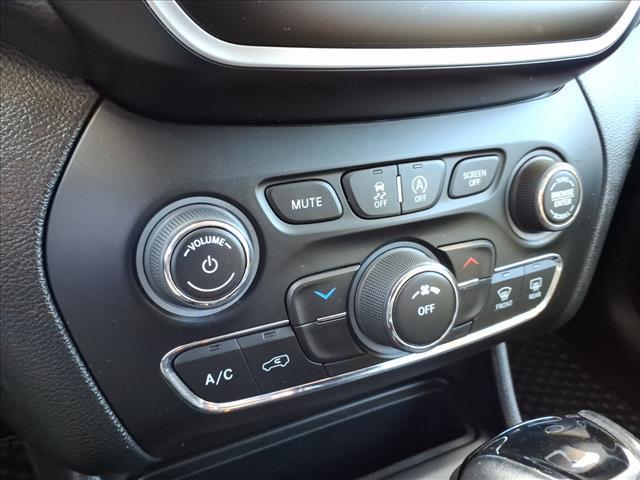 used 2020 Jeep Cherokee car, priced at $19,481