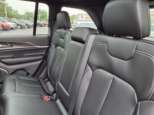 new 2025 Jeep Grand Cherokee car, priced at $48,524