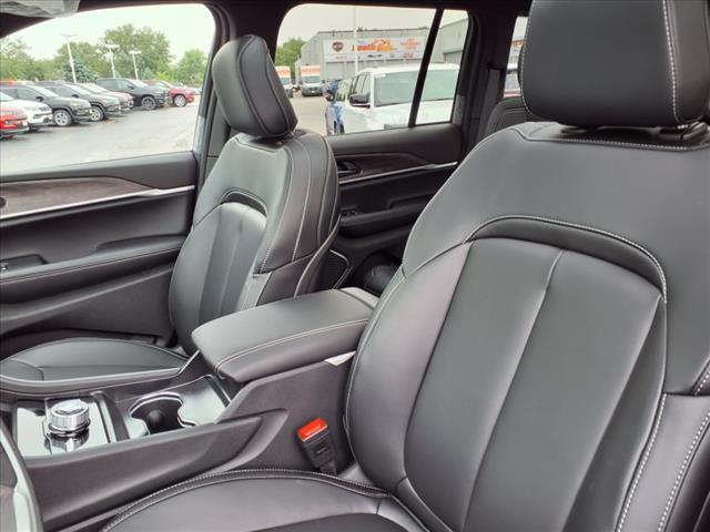 new 2025 Jeep Grand Cherokee car, priced at $48,524