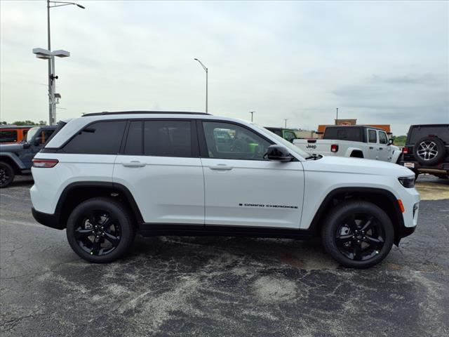 new 2025 Jeep Grand Cherokee car, priced at $48,524
