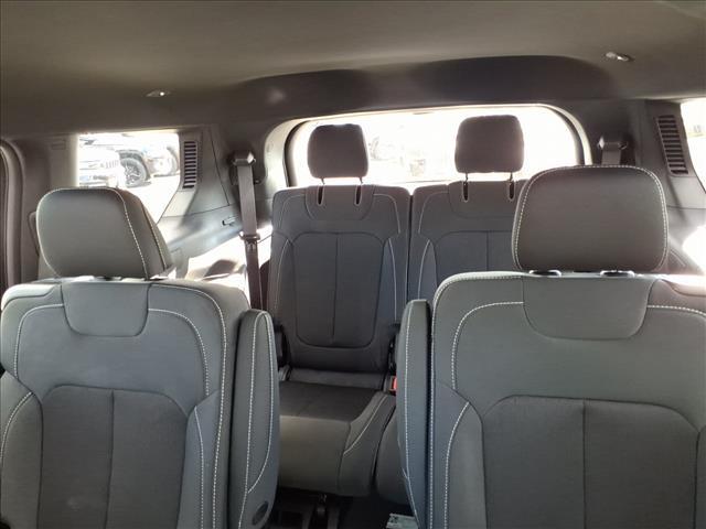 new 2025 Jeep Grand Cherokee L car, priced at $36,576