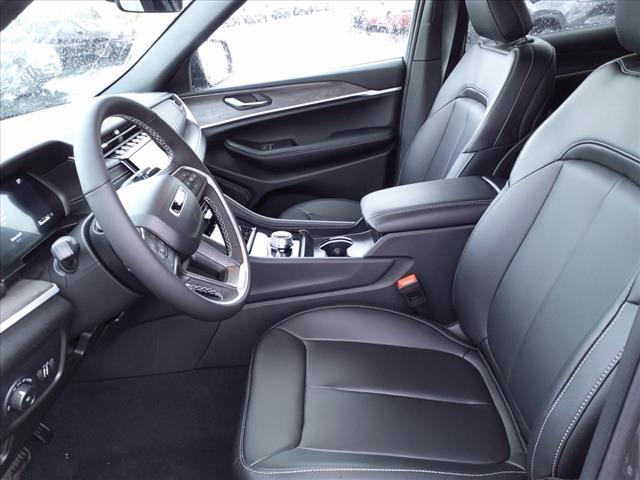 new 2025 Jeep Grand Cherokee car, priced at $45,009