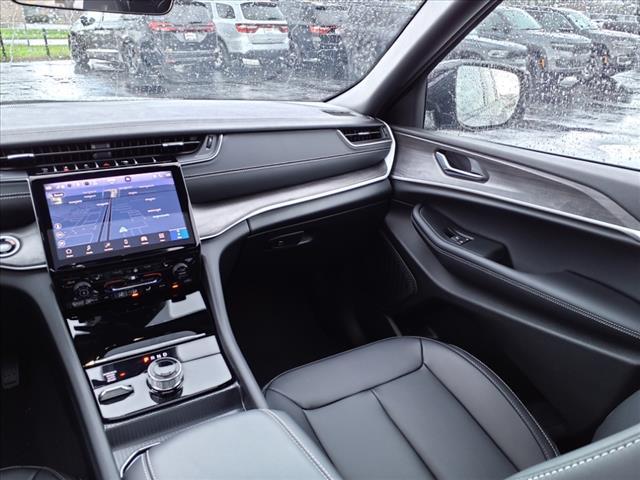 new 2025 Jeep Grand Cherokee car, priced at $45,009
