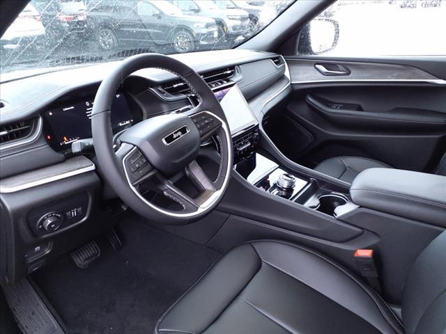 new 2025 Jeep Grand Cherokee car, priced at $45,009
