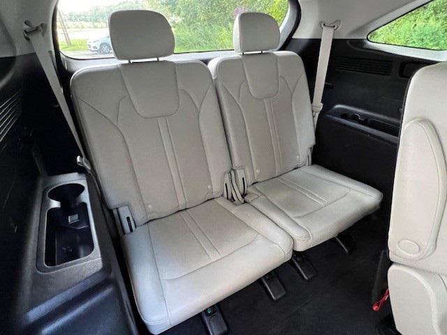 used 2023 Kia Sorento car, priced at $29,987