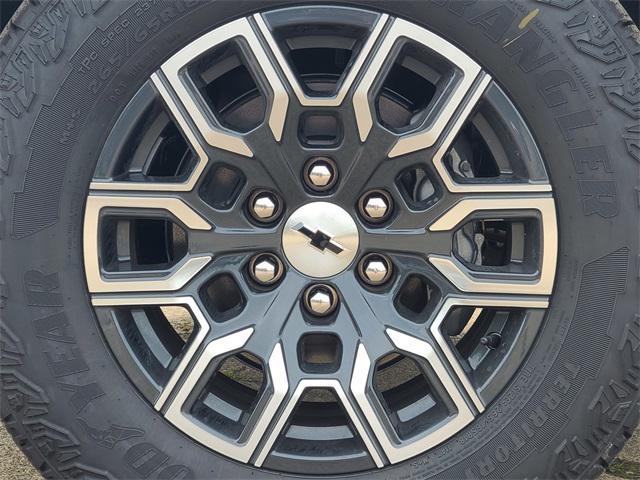 new 2025 Chevrolet Colorado car, priced at $46,815