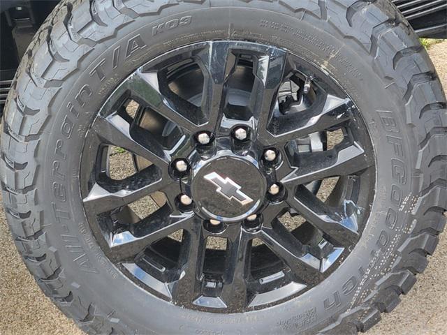 new 2025 Chevrolet Silverado 2500 car, priced at $69,230