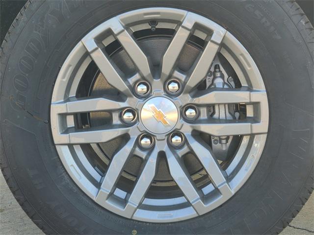 new 2025 Chevrolet Colorado car, priced at $40,290