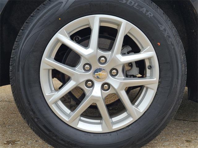 used 2023 Chevrolet Equinox car, priced at $20,301