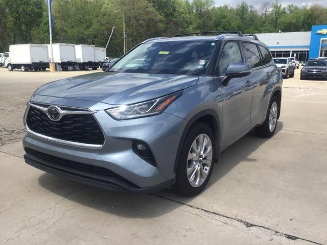 used 2023 Toyota Highlander car, priced at $43,560