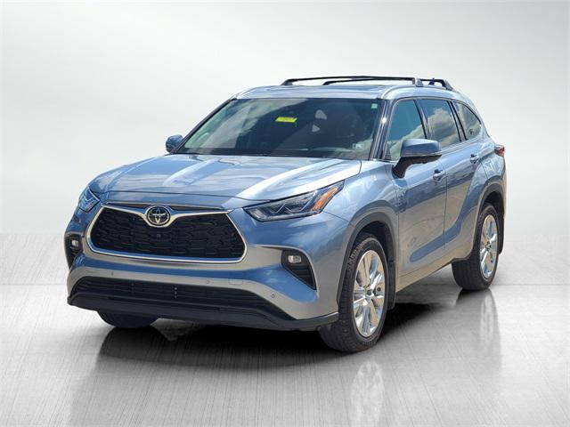 used 2023 Toyota Highlander car, priced at $43,560