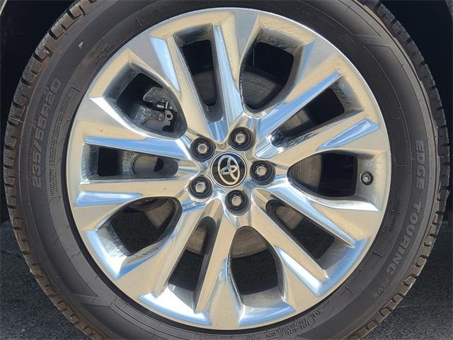 used 2023 Toyota Highlander car, priced at $43,560