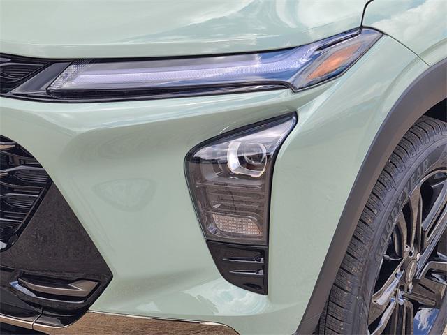 new 2025 Chevrolet Trax car, priced at $26,955