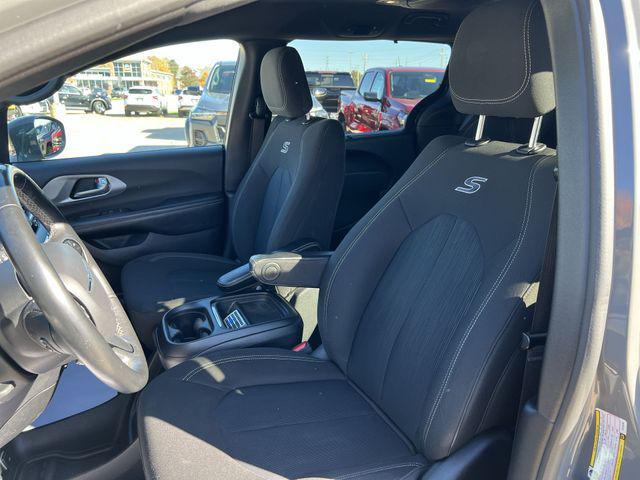 used 2020 Chrysler Pacifica car, priced at $18,925