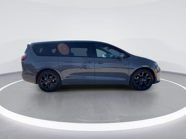 used 2020 Chrysler Pacifica car, priced at $18,925