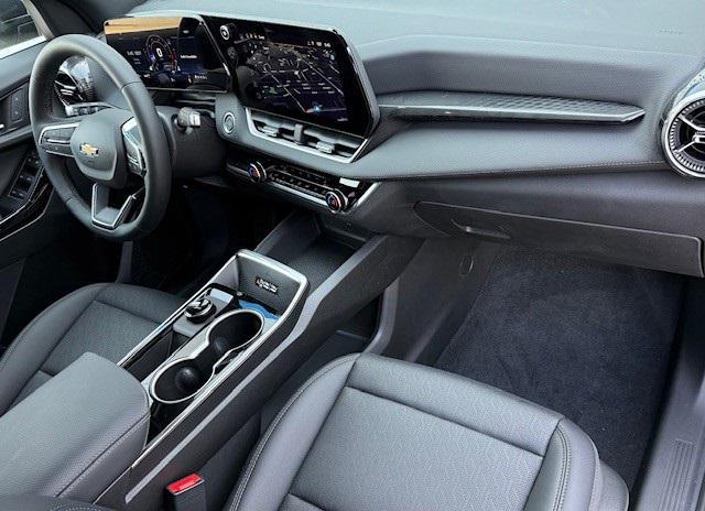 new 2026 Chevrolet Equinox car, priced at $34,370