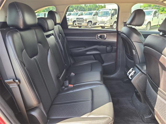 used 2022 Kia Sorento car, priced at $25,789