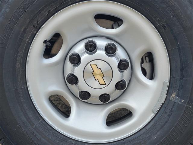 new 2025 Chevrolet Express 2500 car