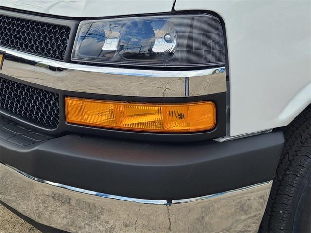 new 2025 Chevrolet Express 2500 car