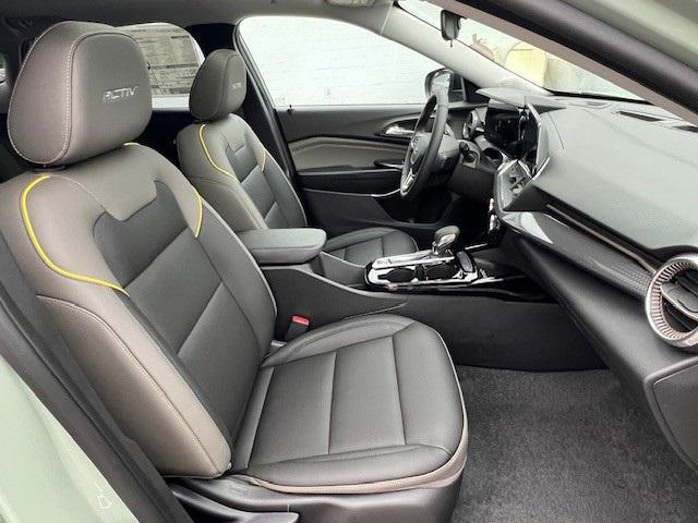 new 2025 Chevrolet Trax car, priced at $27,850