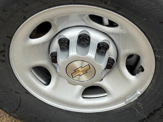 new 2025 Chevrolet Express 2500 car