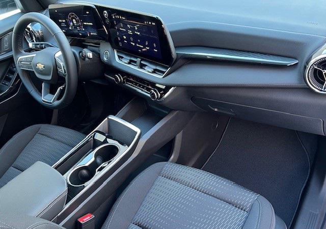 new 2026 Chevrolet Equinox car, priced at $30,495