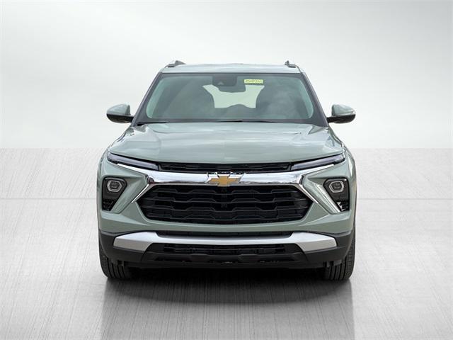 new 2025 Chevrolet TrailBlazer car, priced at $28,117