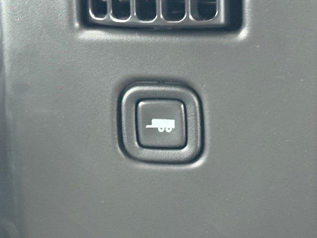 new 2025 Chevrolet Express 2500 car