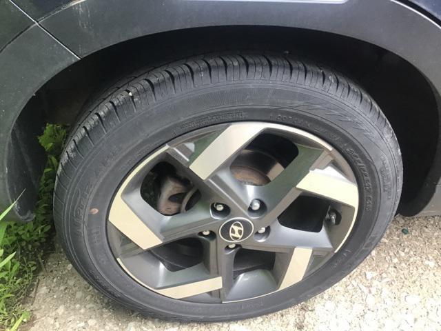 used 2022 Hyundai Venue car, priced at $18,377