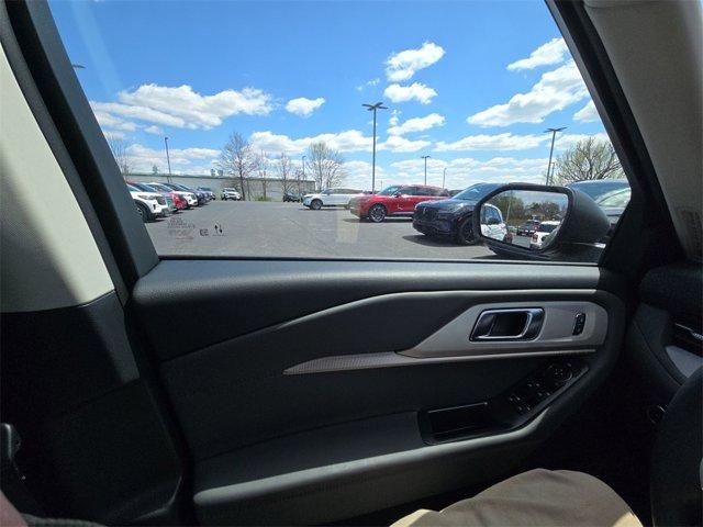 new 2025 Ford Explorer car, priced at $46,224