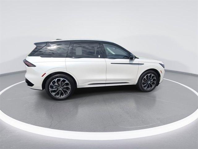 new 2025 Lincoln Nautilus car, priced at $63,290