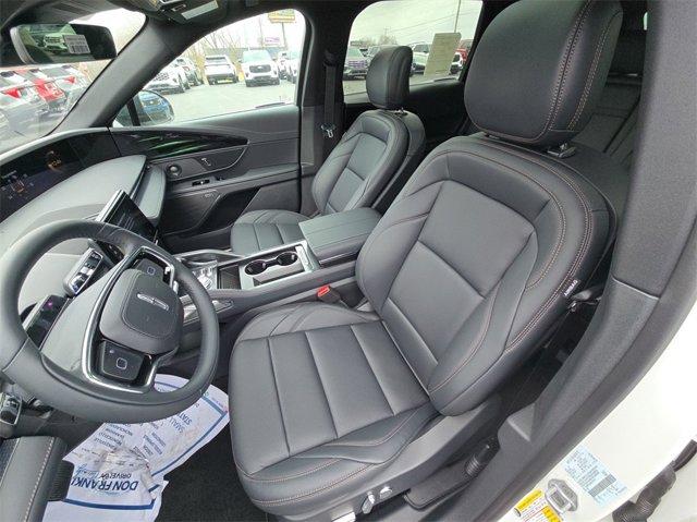 new 2025 Lincoln Nautilus car, priced at $58,266
