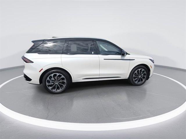 new 2025 Lincoln Nautilus car, priced at $65,810