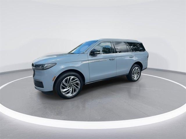 new 2025 Lincoln Navigator car, priced at $101,683