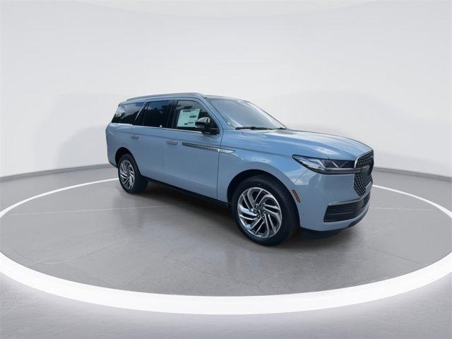 new 2025 Lincoln Navigator car, priced at $101,683