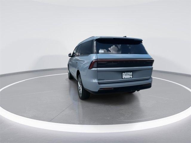 new 2025 Lincoln Navigator car, priced at $101,683