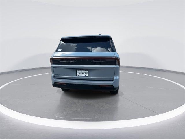 new 2025 Lincoln Navigator car, priced at $101,683