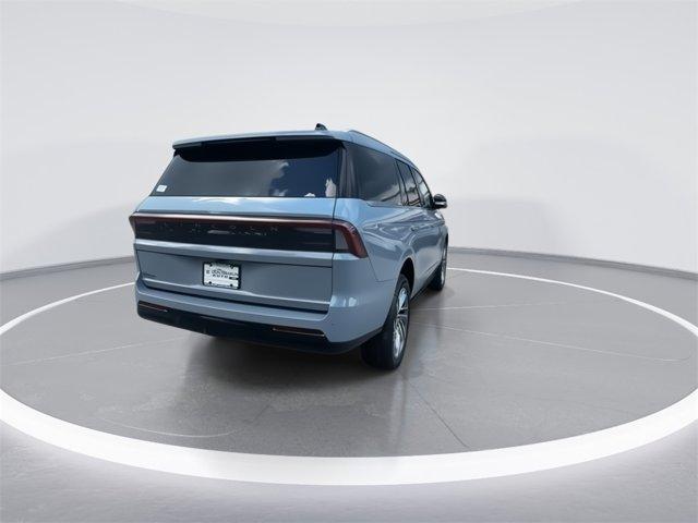 new 2025 Lincoln Navigator car, priced at $101,683