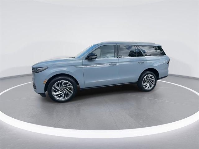 new 2025 Lincoln Navigator car, priced at $101,683