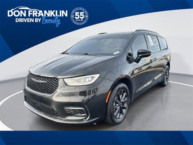 used 2021 Chrysler Pacifica car, priced at $24,923