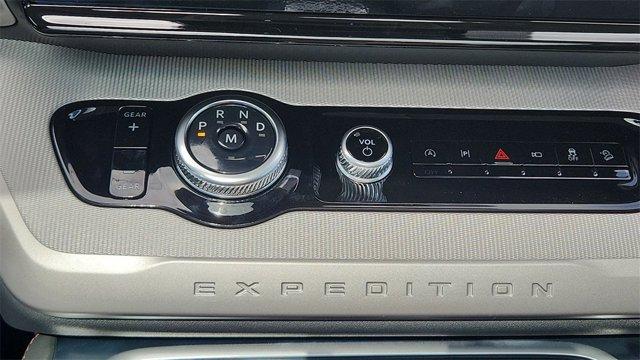 new 2025 Ford Expedition Max car, priced at $73,425