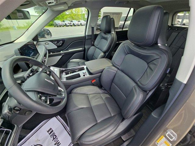 new 2025 Lincoln Aviator car, priced at $73,634