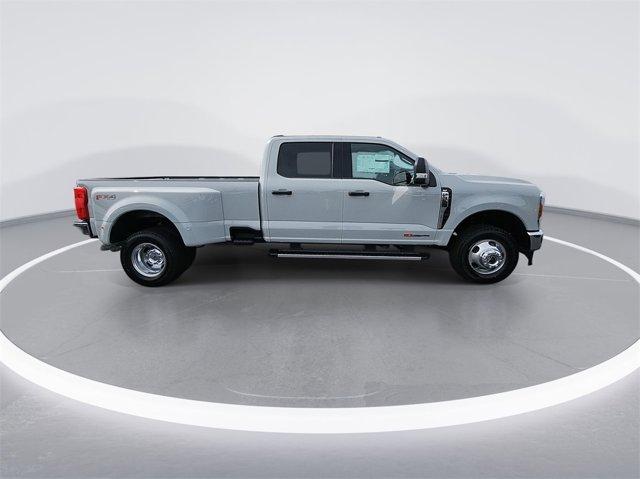 new 2025 Ford F-350 car, priced at $75,941