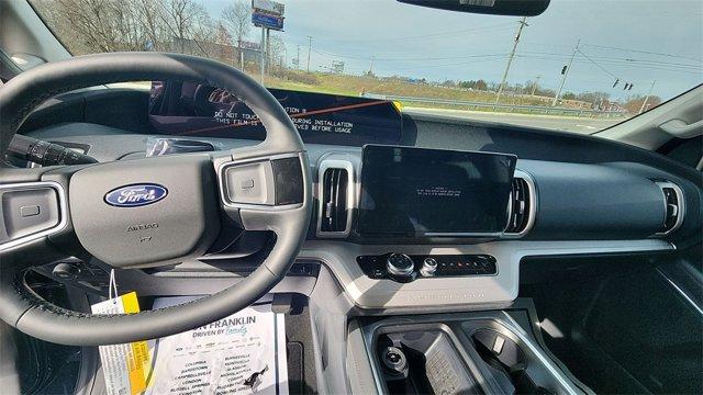 new 2025 Ford Expedition car, priced at $72,999