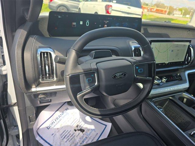 new 2025 Ford Expedition car, priced at $85,170