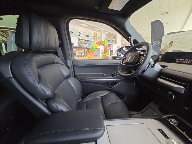 new 2025 Lincoln Navigator L car, priced at $108,845