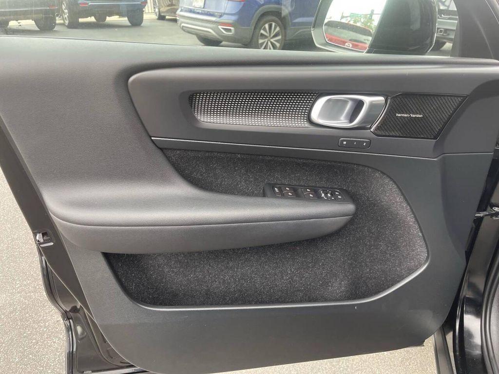 used 2019 Volvo XC40 car, priced at $18,850