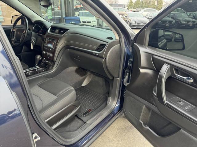 used 2015 Chevrolet Traverse car, priced at $10,995