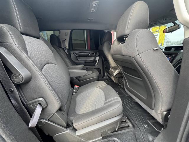 used 2015 Chevrolet Traverse car, priced at $10,995